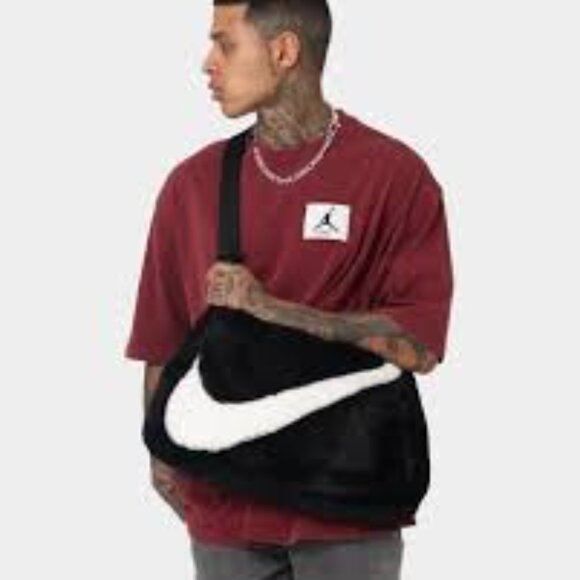 NWT Unisex. Nike Faux Fur Large Tote Bag - Picture 4 of 10